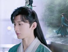 开云官网-星光与草根，足球的双面美学