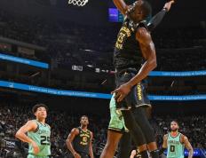 开云体育-勇士主场惨遭黄蜂逆转