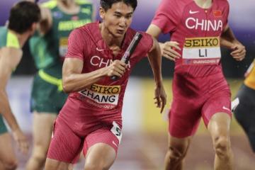 开云体育登录-神仙对局！田径比赛过程堪比大片