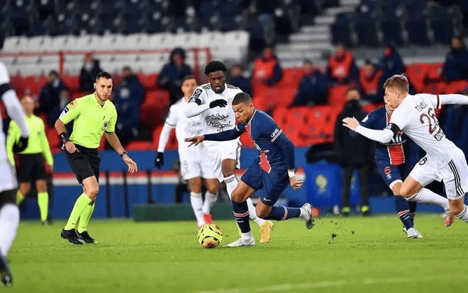 开云官网-拜仁轻取阿根廷,姆巴佩补时绝平德甲