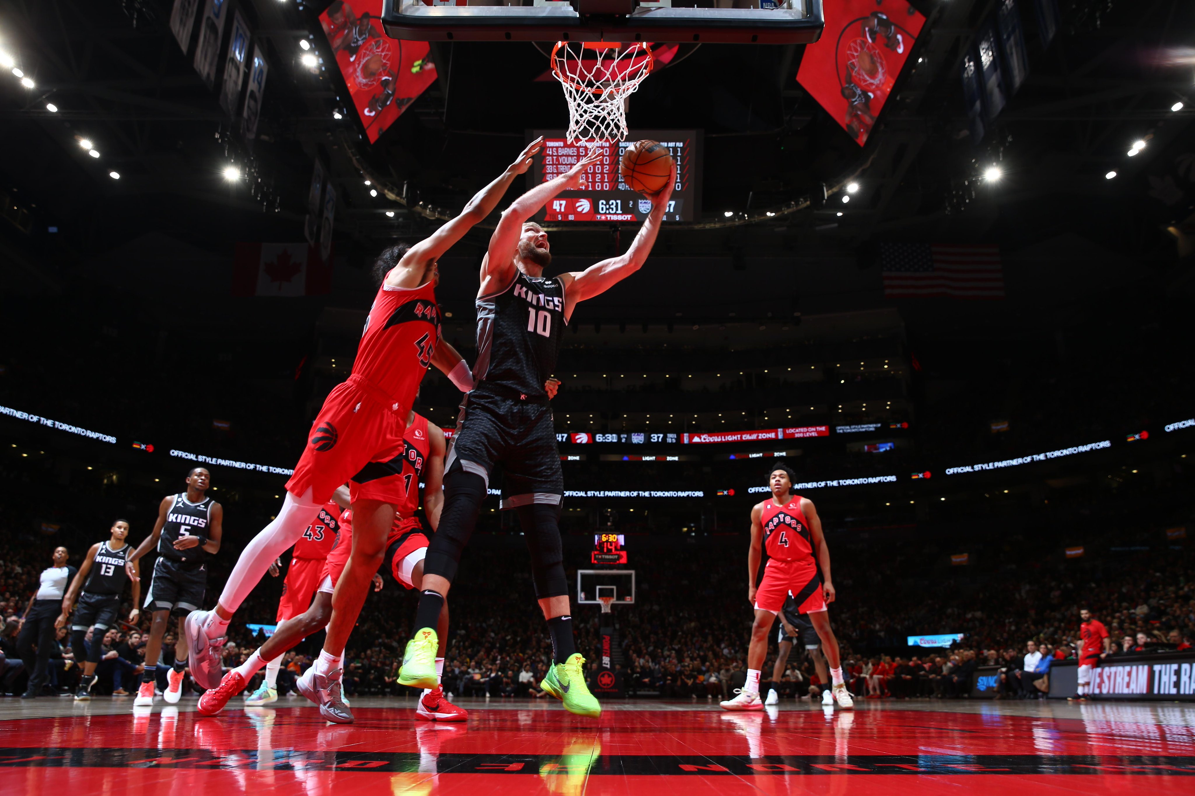 开云体育入口-关于猛龙惊险胜魔术,范弗利特砍30分的信息