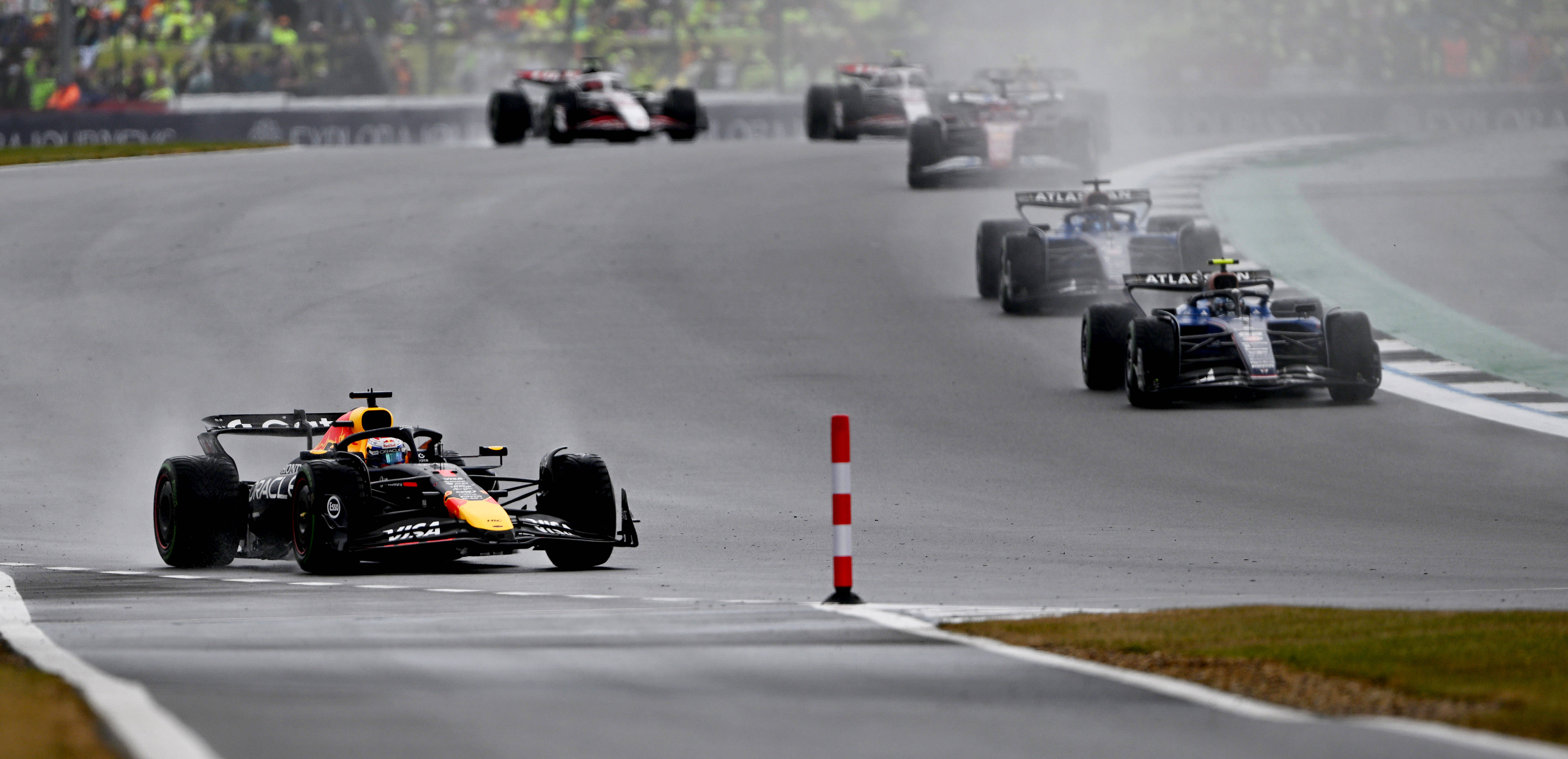 开云体育在线-索伯车队翻盘红牛车队,拉塞尔刷新纪录