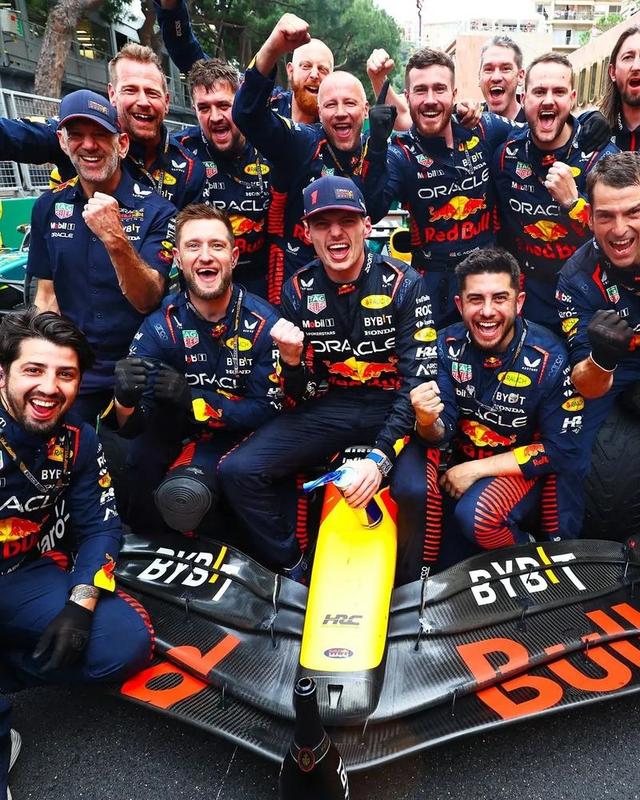 开云下载-威廉姆斯完胜哈斯车队，维斯塔潘状态火热